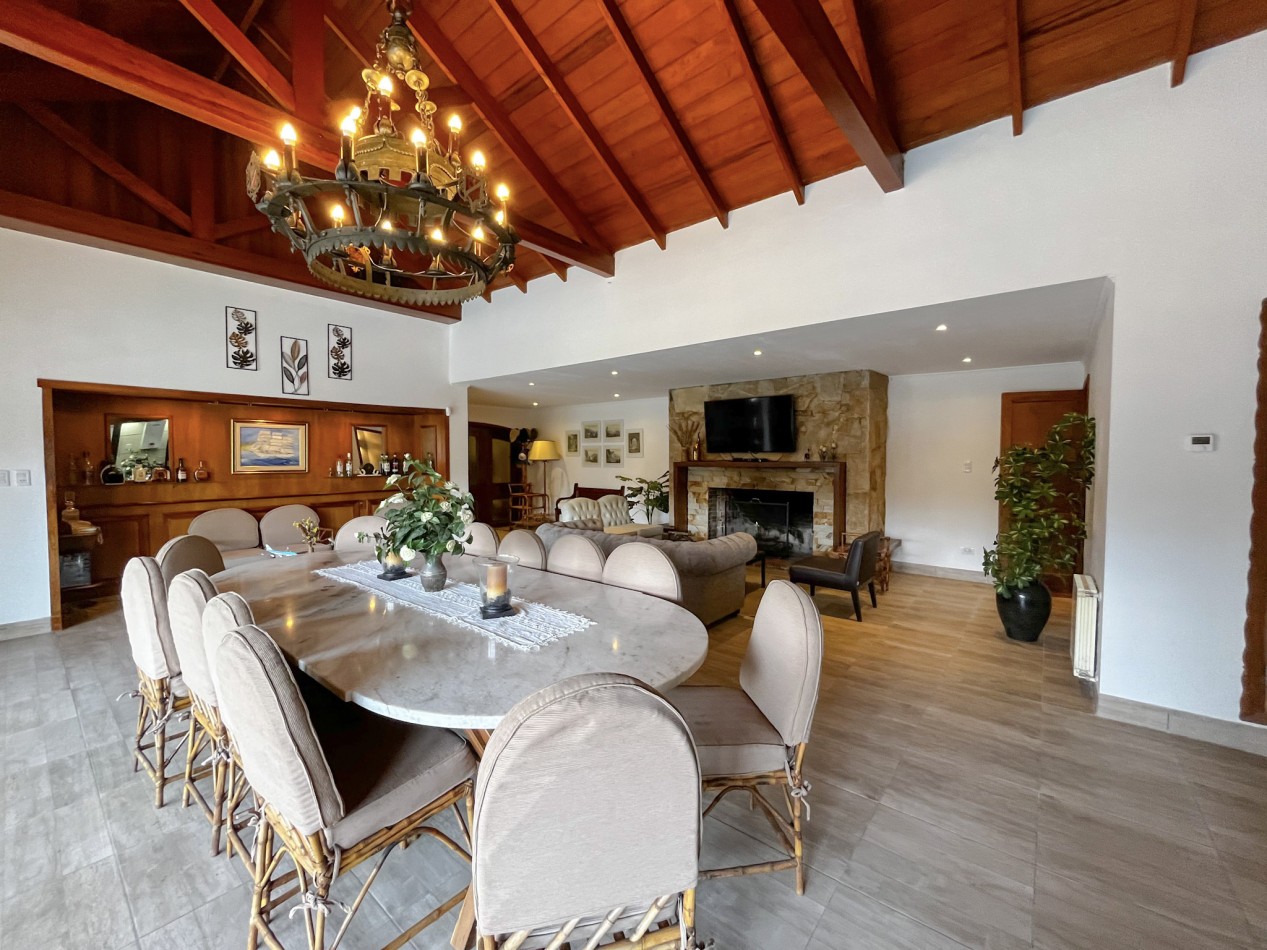 CASA EN VENTA LOMAS DE STELLA MARIS