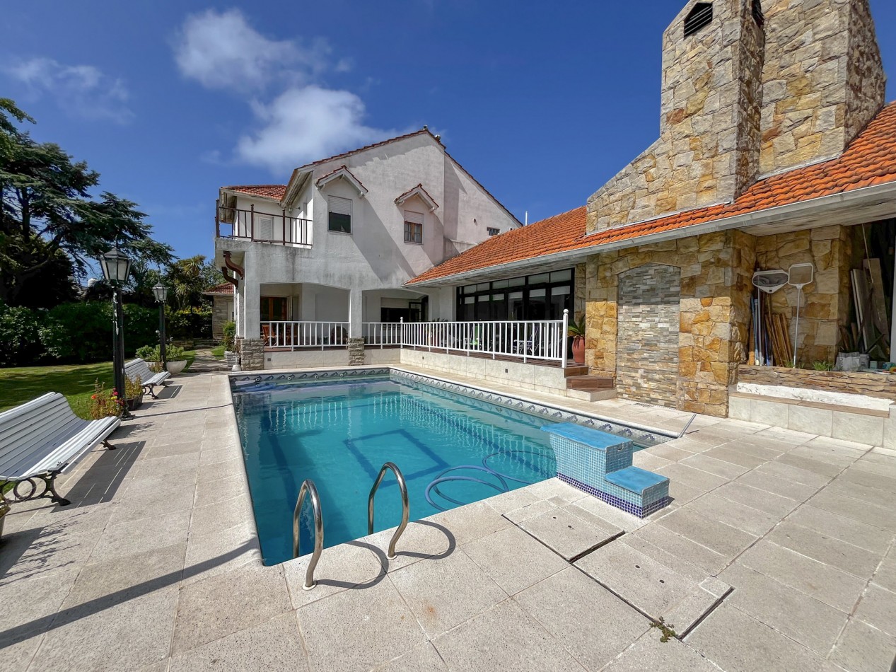CASA EN VENTA LOMAS DE STELLA MARIS