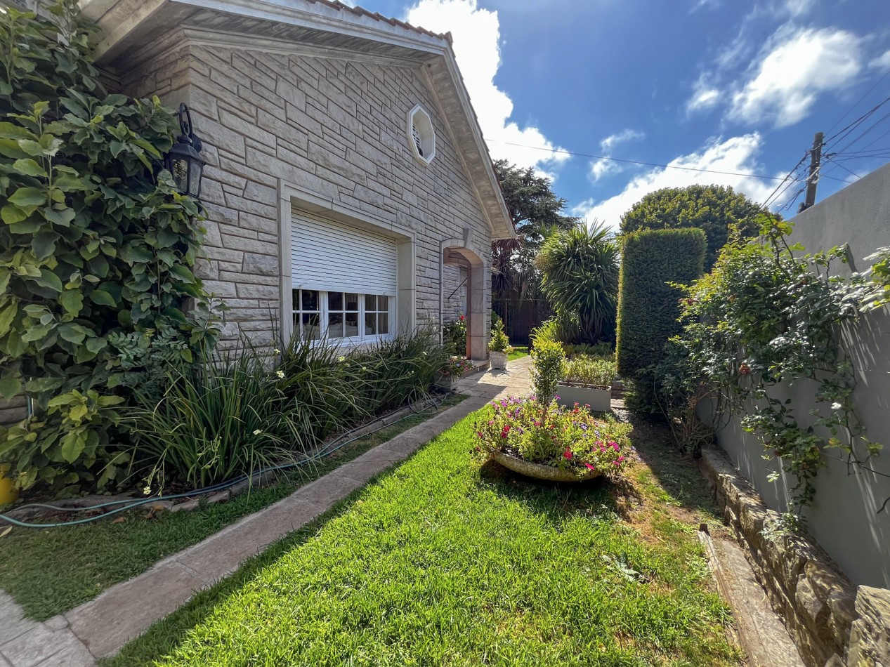 CASA EN VENTA LOMAS DE STELLA MARIS