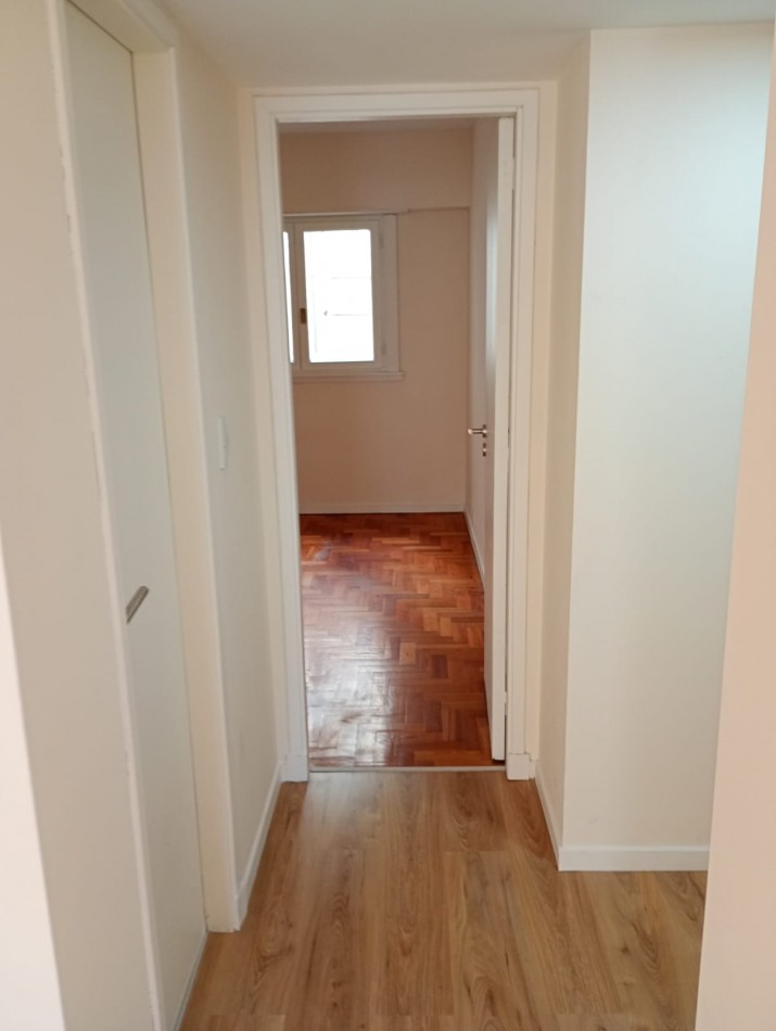 VENTA DEPARTAMENTO 2 AMBIENTES + DEPENDENCIA CON BALCON A LA CALLE ZONA CENTRO