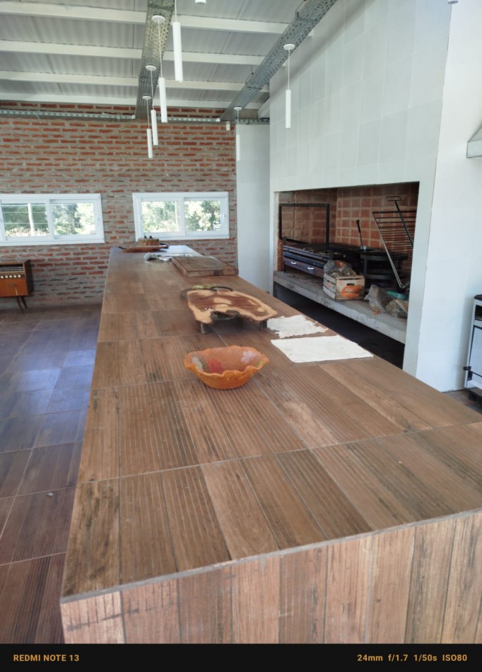 Casa quinta + Salon de Fiestas- Casa de caseros - una hectarea en Sierra de los Padres-1 hectarea