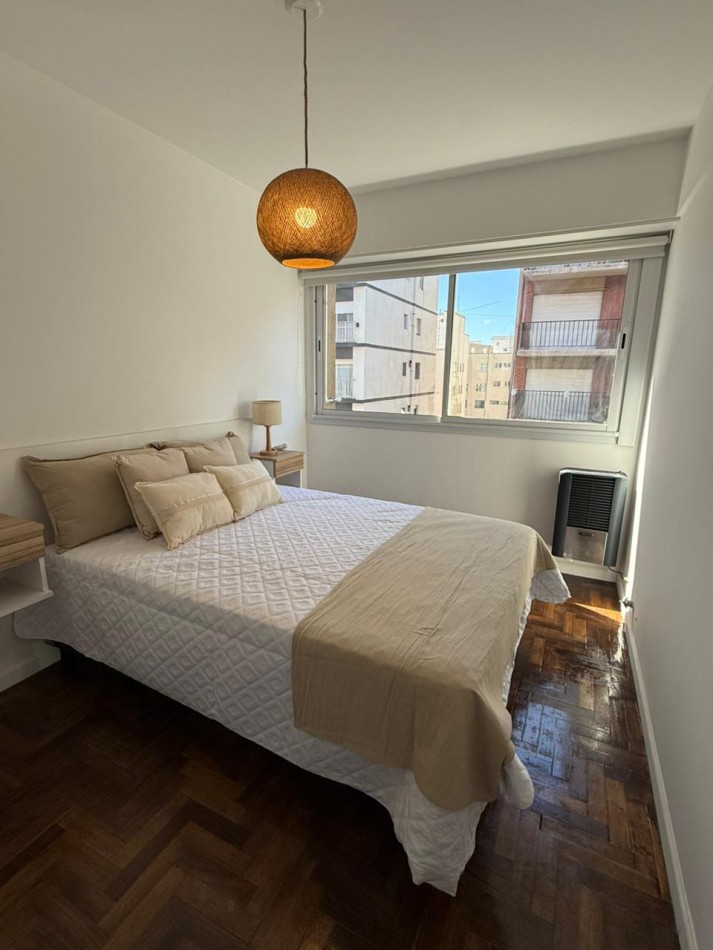 VENTA DEPARTAMENTO 2 AMBIENTES A LA CALLE CON BALCON RECILADO Y AMOBLADO CENTRO