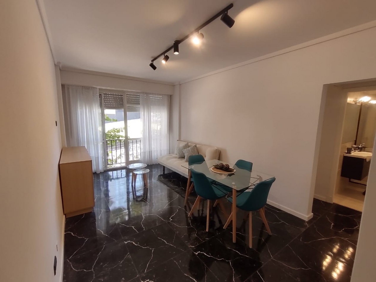 Alquiler departamento dos ambientes al frente con balcon y patio zona macrocentro Ideal estudiante!