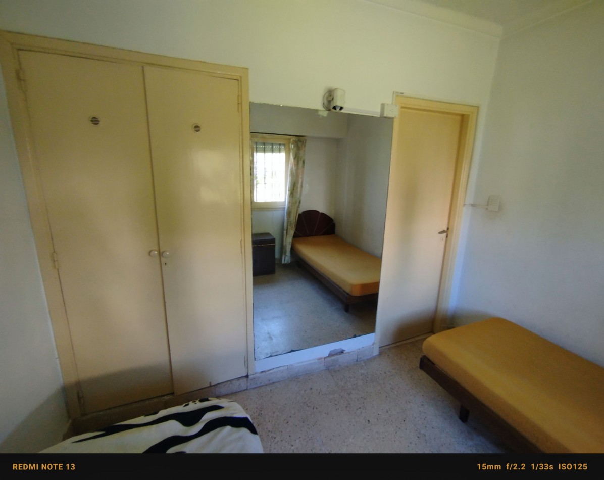 Casa 3 ambientes sobre Mario Bravo a 150 mts de la costa