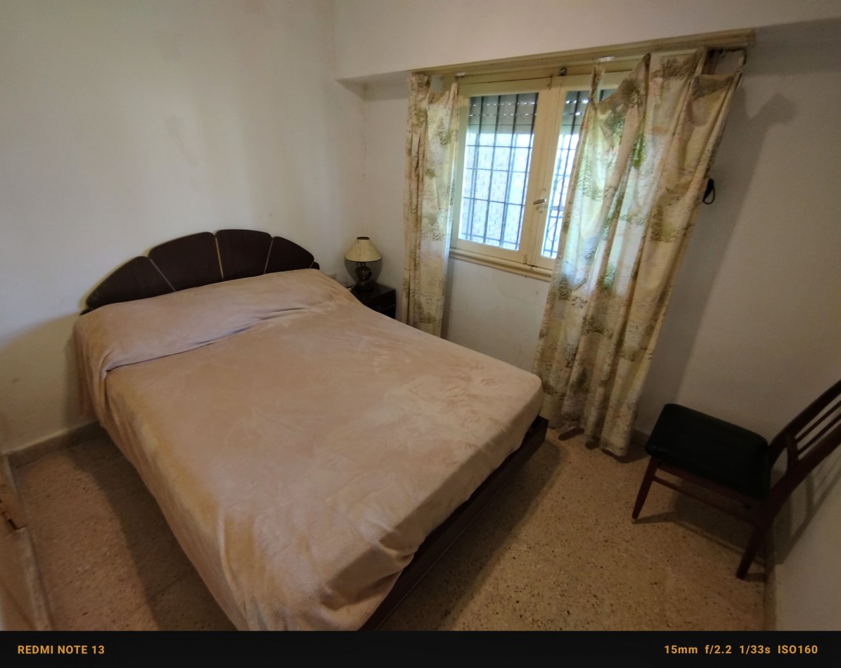 Casa 3 ambientes sobre Mario Bravo a 150 mts de la costa