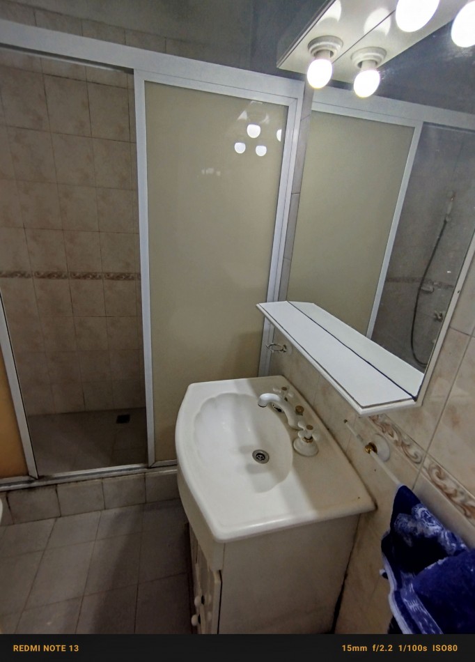 Casa 3 ambientes sobre Mario Bravo a 150 mts de la costa