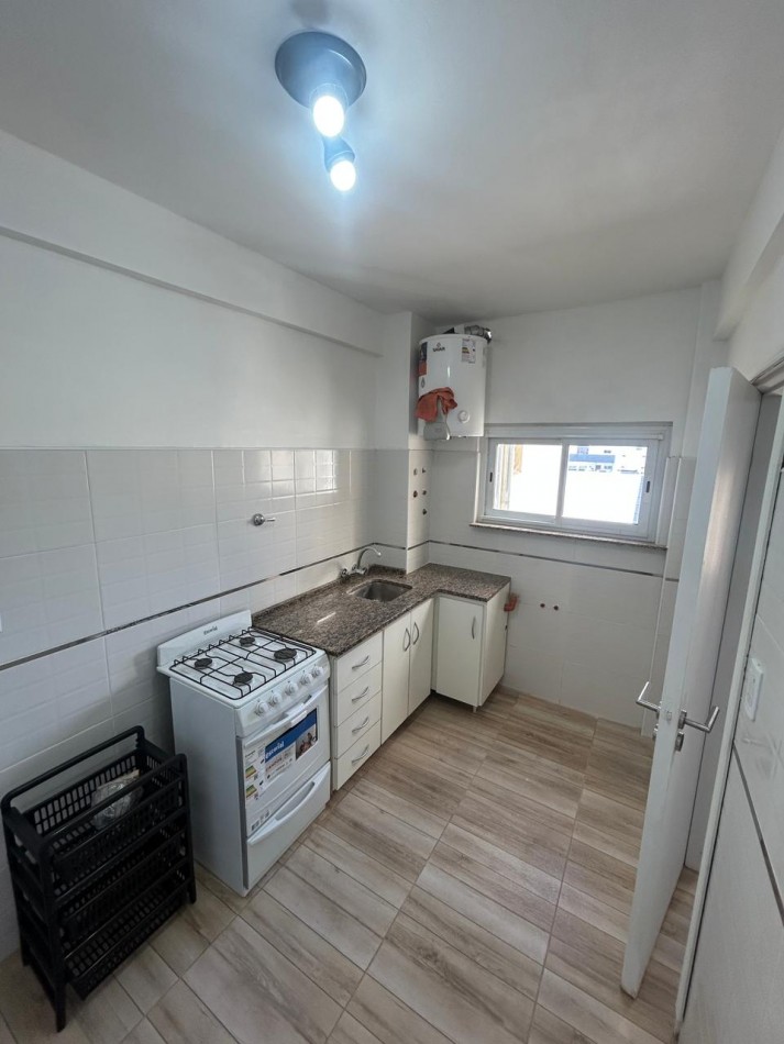 Venta Departamento 3 ambientes parcialmente reciclado muy luminoso