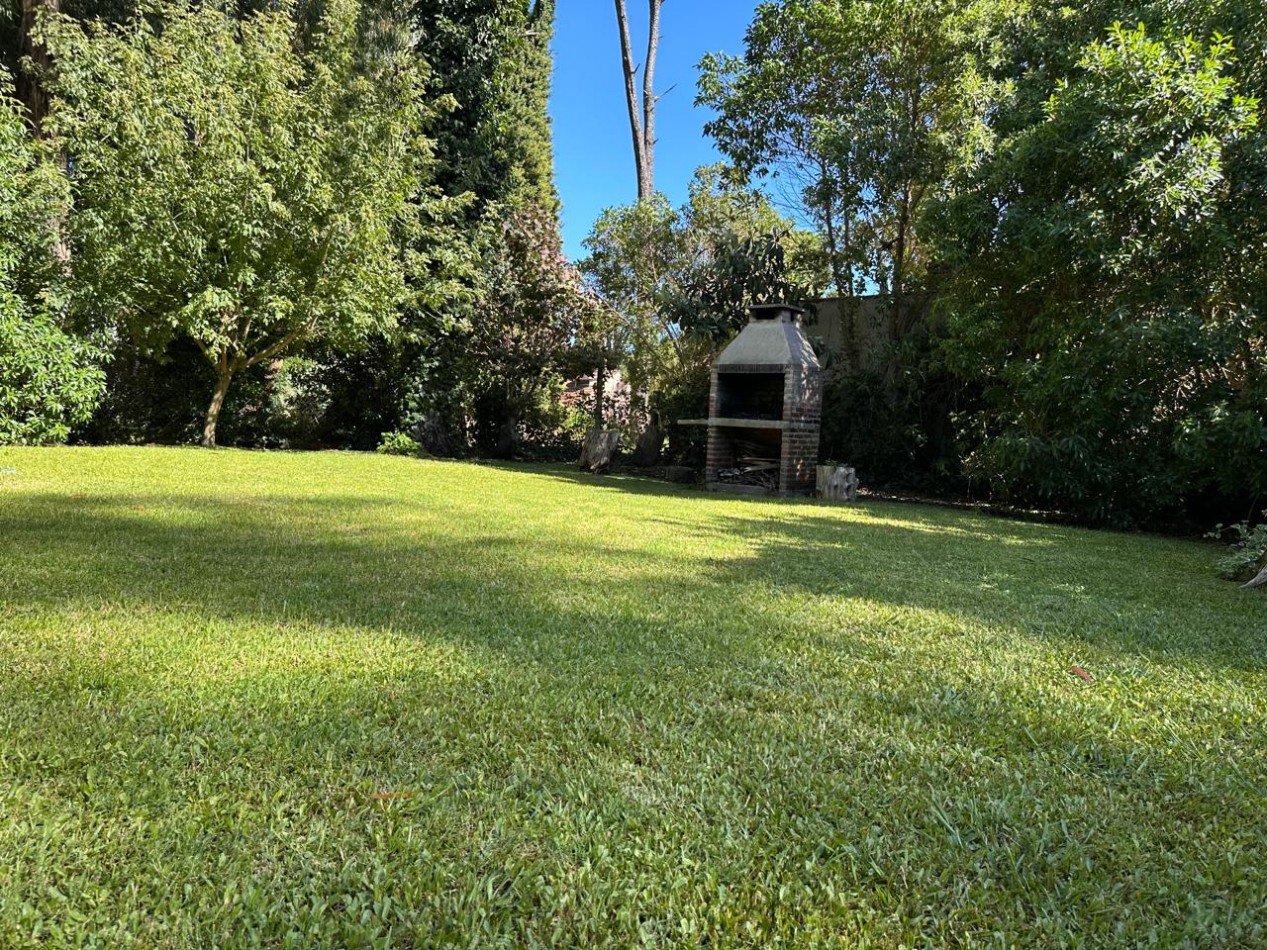 VENTA CASA BOSQUE PERALTA RAMOS GRAN LOTE