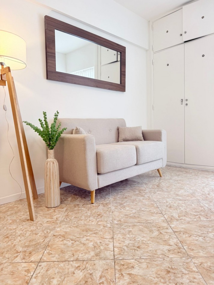 Departamento monoambiente dividido con balcon al frente