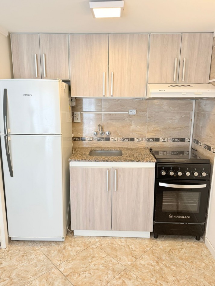 Departamento monoambiente dividido con balcon al frente