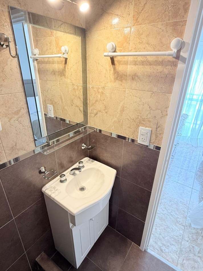 Departamento monoambiente dividido con balcon al frente