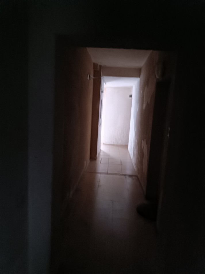 Venta monoambiente a la calle a reciclar con pequeña terraza 