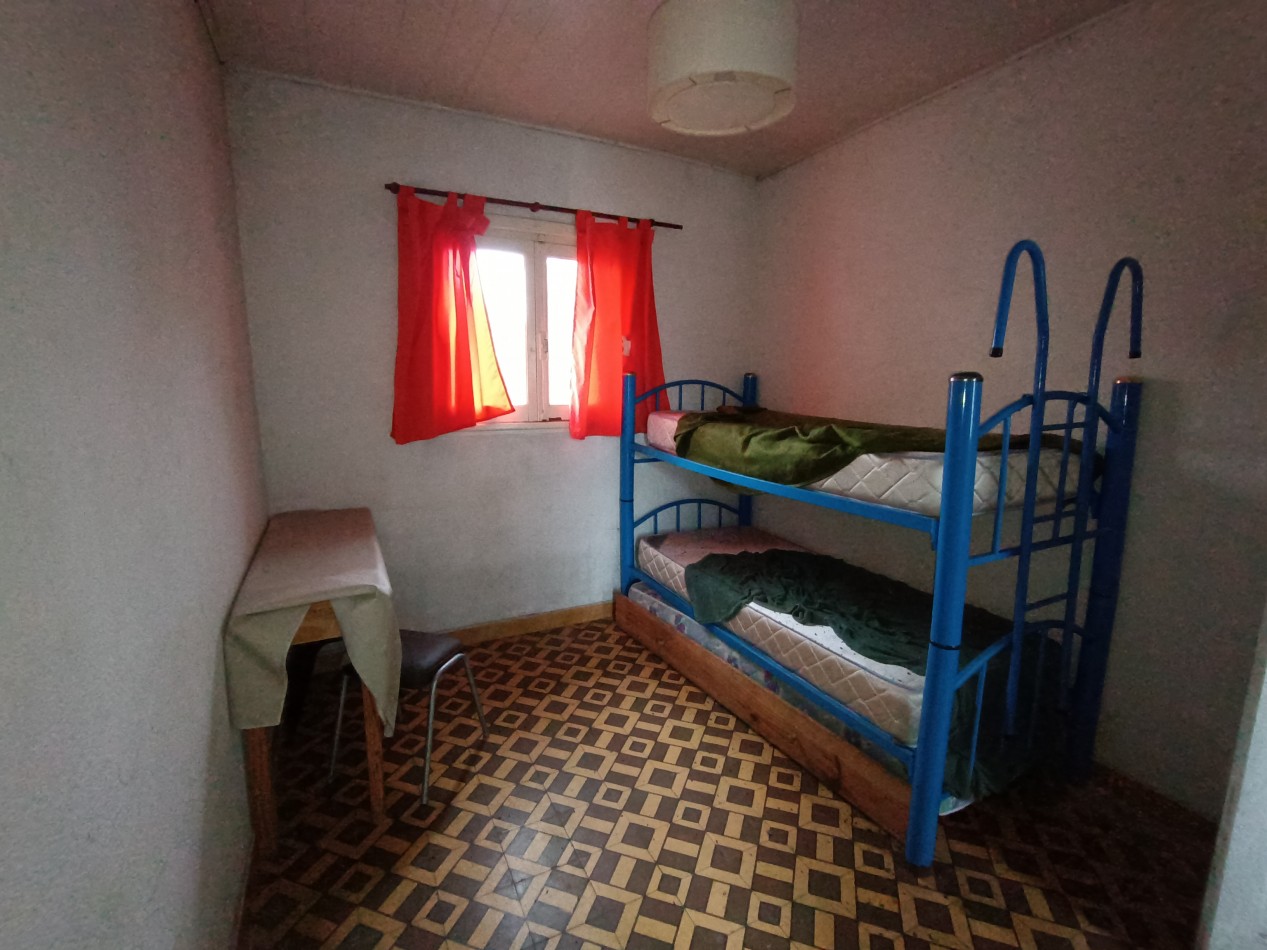 Venta monoambiente a la calle a reciclar con pequeña terraza 