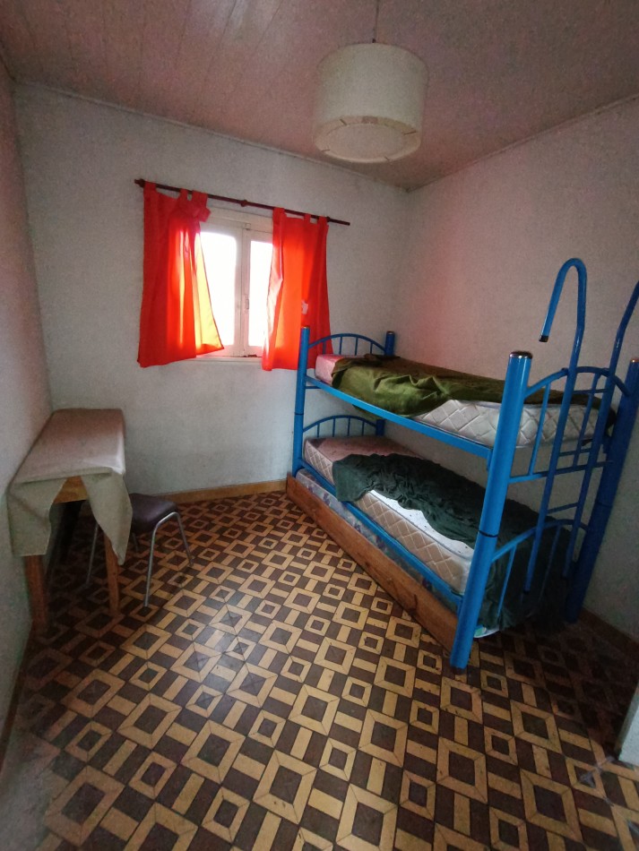 Venta monoambiente a la calle a reciclar con pequeña terraza 