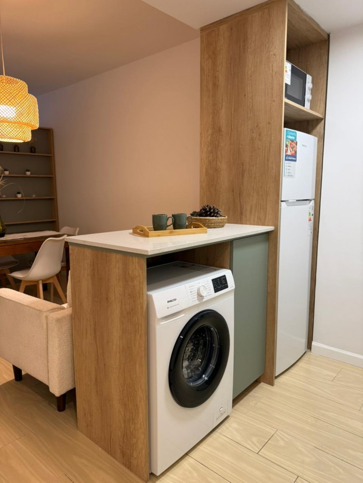 VENTA DEPARTAMENTO MONOAMBIENTE RECICLADO Y AMOBLADO CENTRO