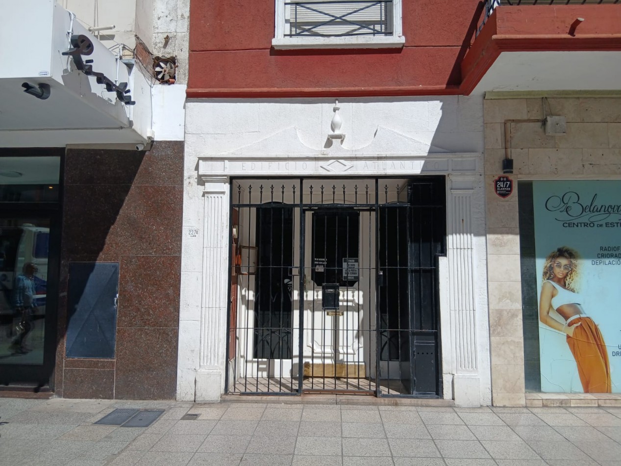 Alquiler departamento dos ambientes estudiante. Zona centro.