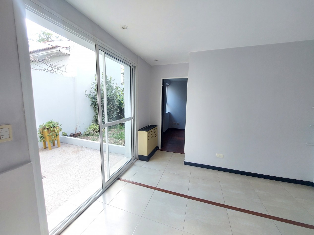 PH 2 amb. con 2 patios y parrilla. 