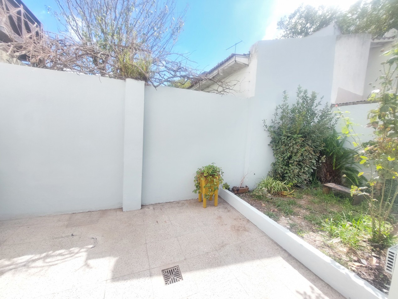 PH 2 amb. con 2 patios y parrilla. 