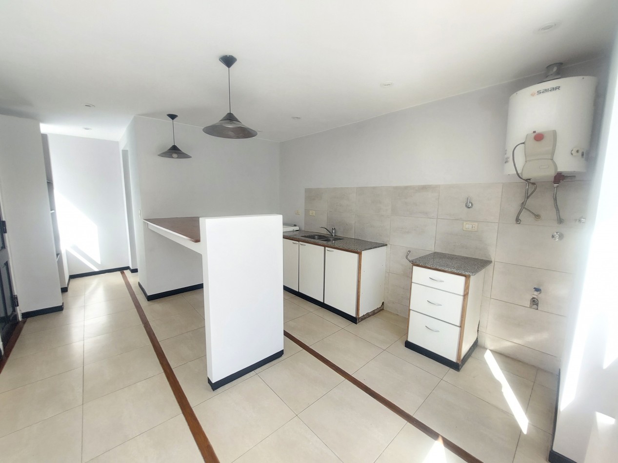 PH 2 amb. con 2 patios y parrilla. 