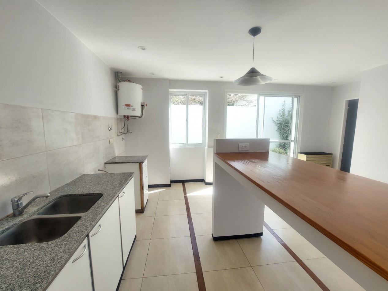 PH 2 amb. con 2 patios y parrilla. 