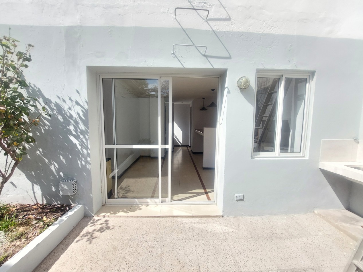 PH 2 amb. con 2 patios y parrilla. 