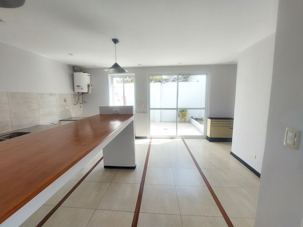 PH 2 amb. con 2 patios y parrilla. 