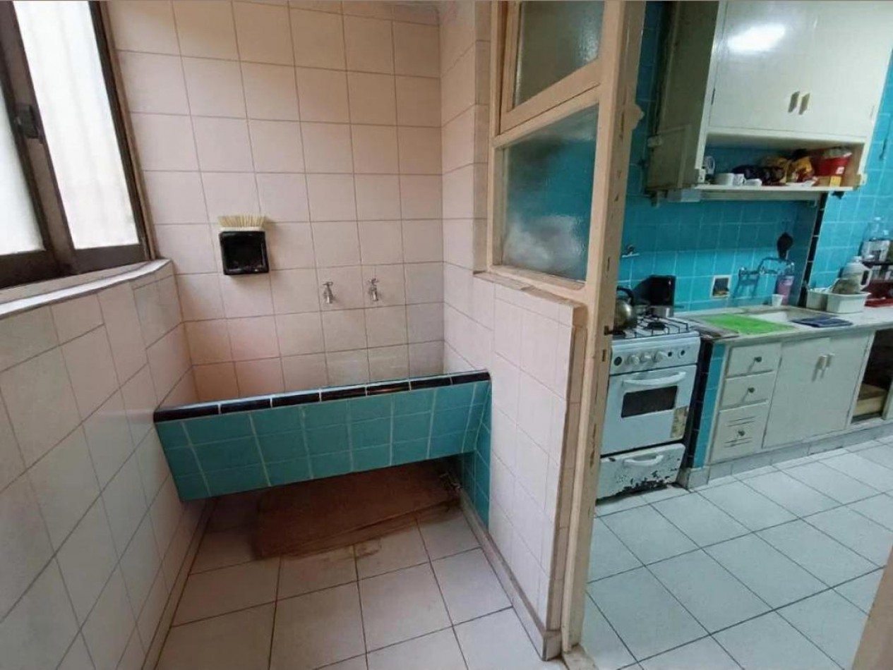 VENTA DEPARTAMENTO 2 AMBIENTES  A LA CALLE CON VISTA AL MAR Y PLAZA COLON + DEPENDENCIA