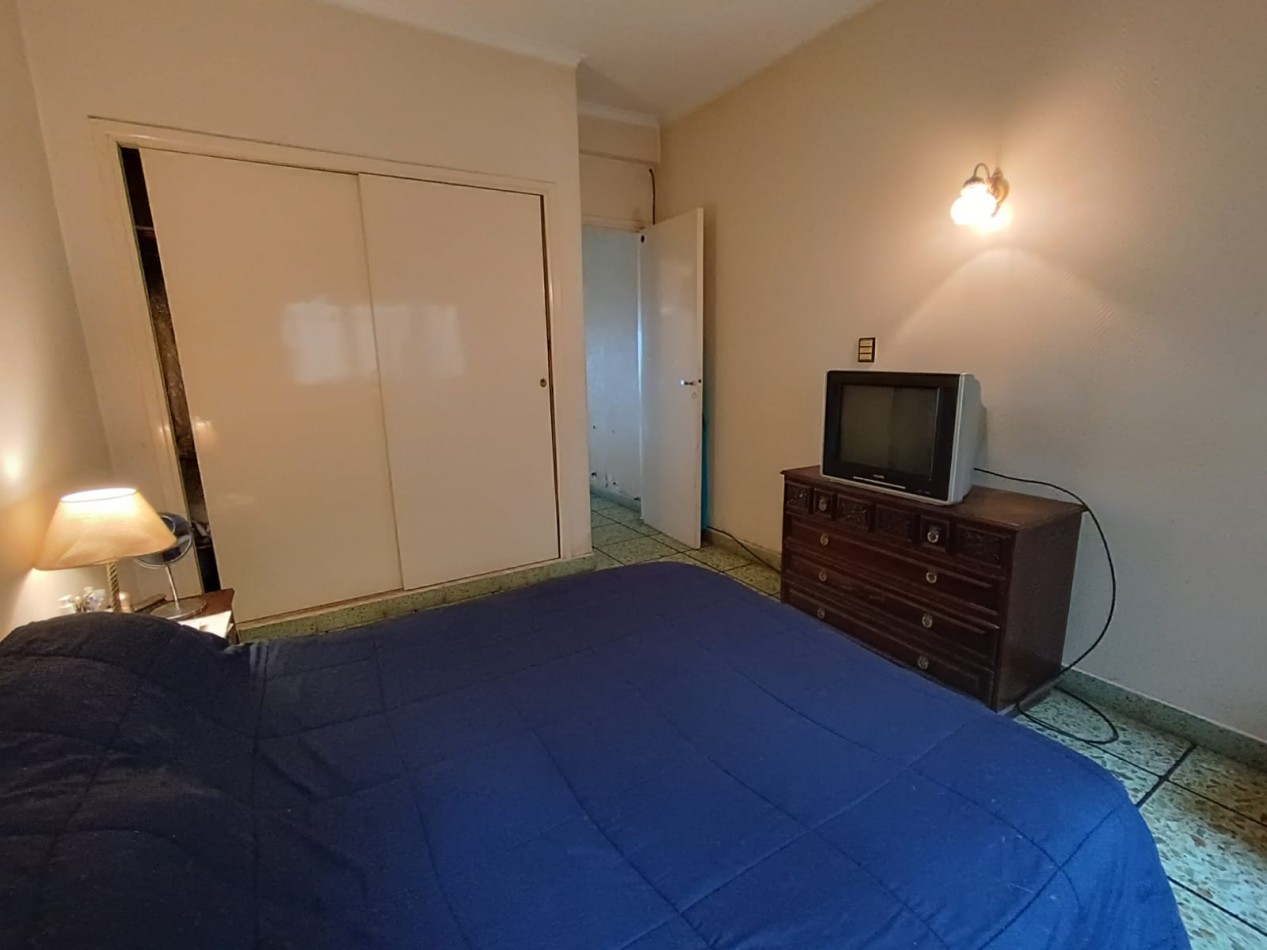 VENTA DEPARTAMENTO 2 AMBIENTES  A LA CALLE CON VISTA AL MAR Y PLAZA COLON + DEPENDENCIA