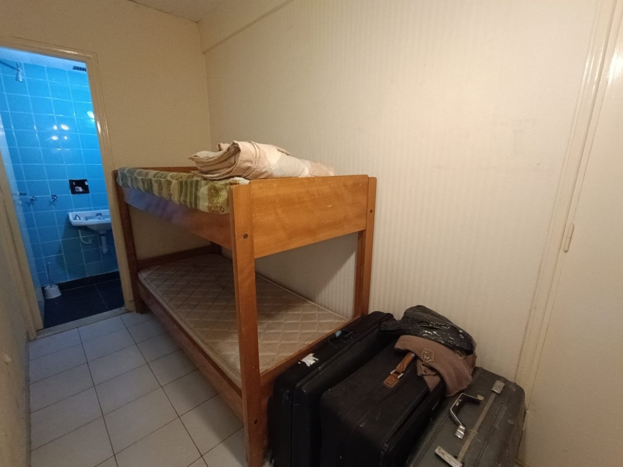 VENTA DEPARTAMENTO 2 AMBIENTES  A LA CALLE CON VISTA AL MAR Y PLAZA COLON + DEPENDENCIA