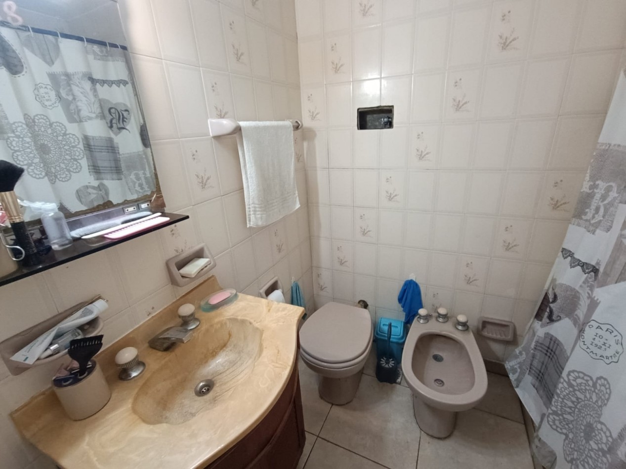 VENTA DEPARTAMENTO 2 AMBIENTES  A LA CALLE CON VISTA AL MAR Y PLAZA COLON + DEPENDENCIA