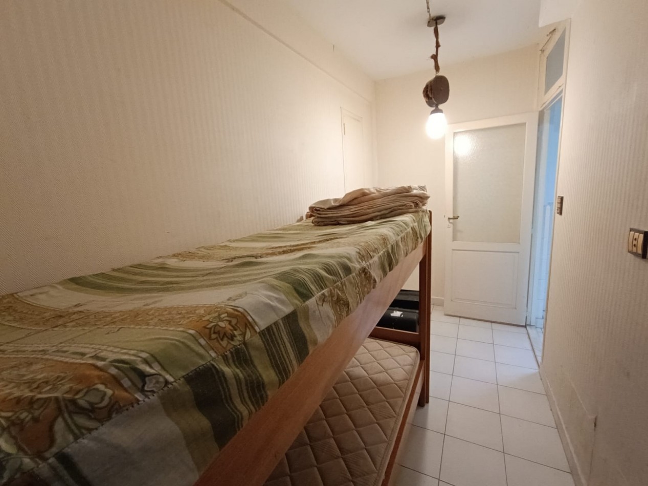 VENTA DEPARTAMENTO 2 AMBIENTES  A LA CALLE CON VISTA AL MAR Y PLAZA COLON + DEPENDENCIA