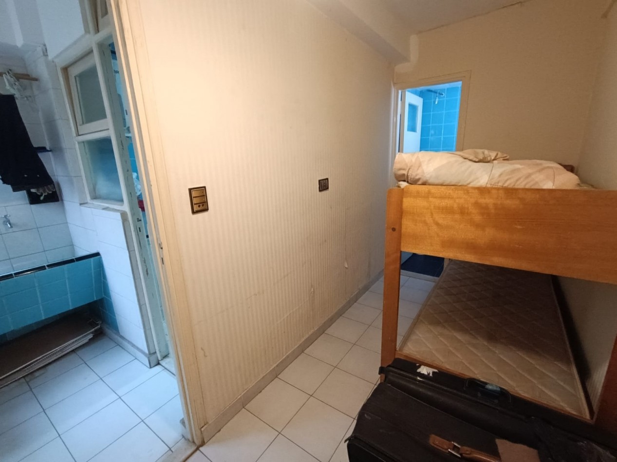 VENTA DEPARTAMENTO 2 AMBIENTES  A LA CALLE CON VISTA AL MAR Y PLAZA COLON + DEPENDENCIA