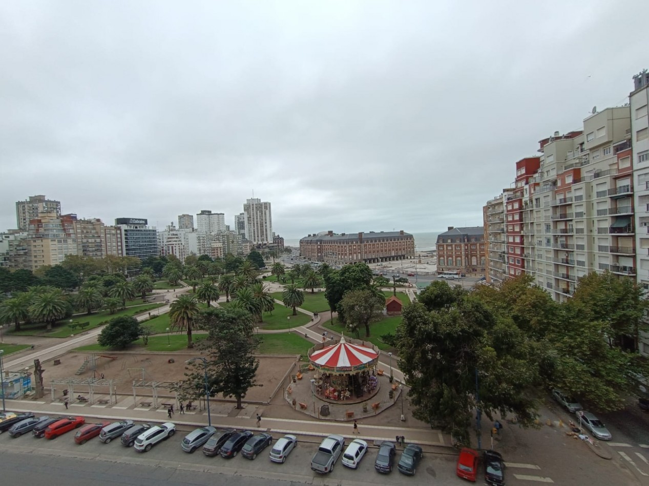 VENTA DEPARTAMENTO 2 AMBIENTES  A LA CALLE CON VISTA AL MAR Y PLAZA COLON + DEPENDENCIA