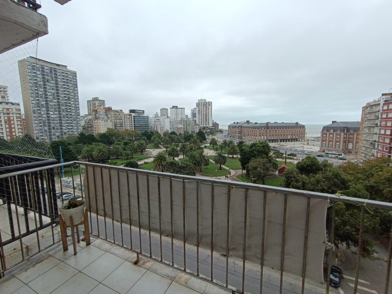 VENTA DEPARTAMENTO 2 AMBIENTES  A LA CALLE CON VISTA AL MAR Y PLAZA COLON + DEPENDENCIA