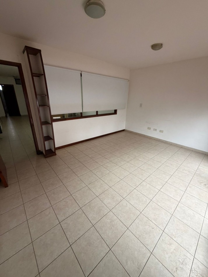 OFICINA EN ALQUILER- ACHA Y 12 DE OCTUBRE