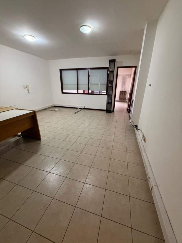 OFICINA EN ALQUILER- ACHA Y 12 DE OCTUBRE