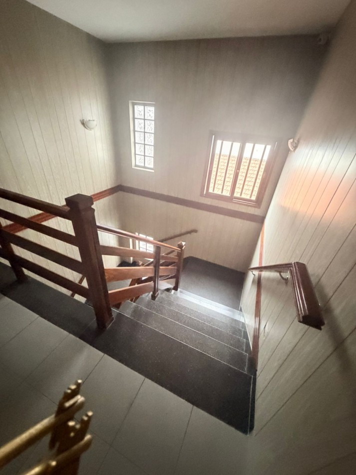 OFICINA EN ALQUILER- ACHA Y 12 DE OCTUBRE