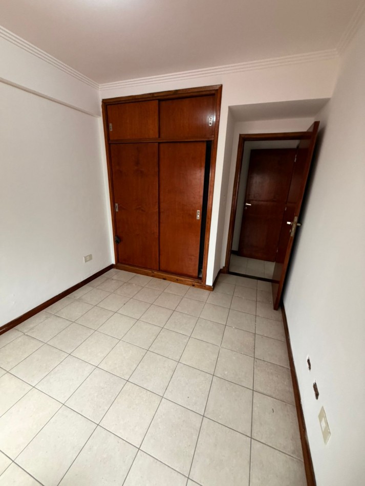 OFICINA  EN PLANTA BAJA,45m2 , ACHA Y 12 DE OCTUBRE 