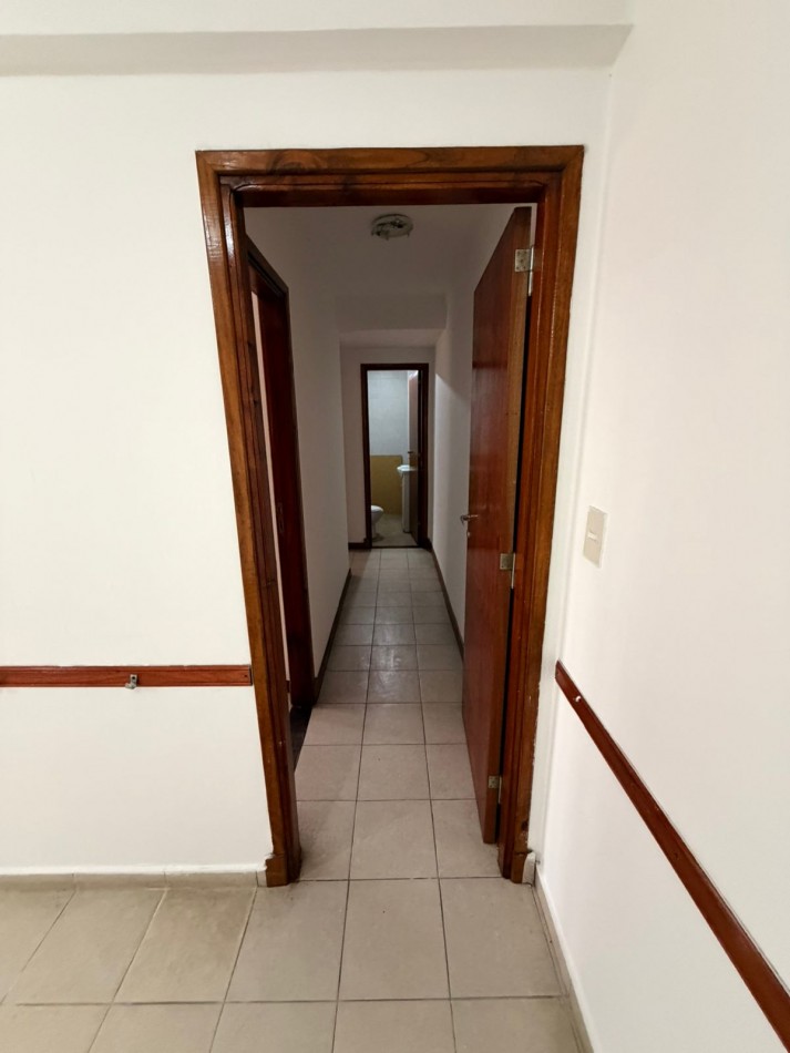 OFICINA  EN PLANTA BAJA,45m2 , ACHA Y 12 DE OCTUBRE 