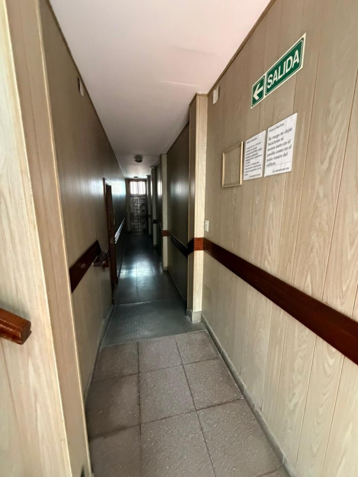 OFICINA  EN PLANTA BAJA,45m2 , ACHA Y 12 DE OCTUBRE 