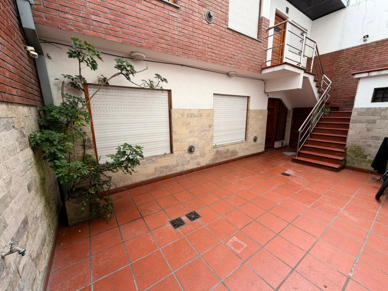 OFICINA  EN PLANTA BAJA,45m2 , ACHA Y 12 DE OCTUBRE 