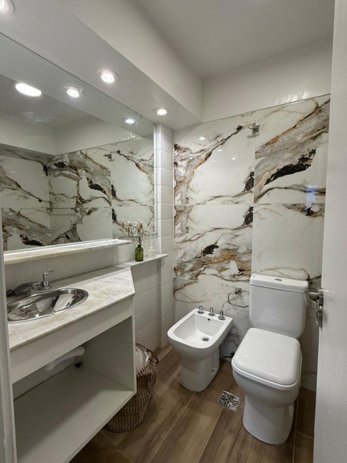 VENTA DEPARTAMENTO MONOAMBIENTE RECICLADO CON BALCON A LA CALLE PLAZA MITRE