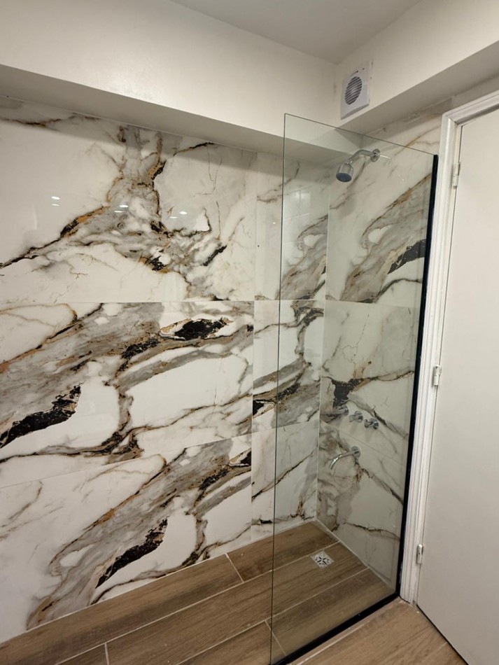 VENTA DEPARTAMENTO MONOAMBIENTE RECICLADO CON BALCON A LA CALLE PLAZA MITRE