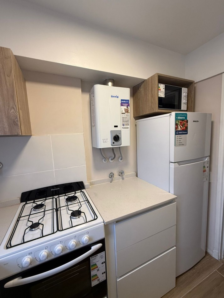 VENTA DEPARTAMENTO MONOAMBIENTE RECICLADO CON BALCON A LA CALLE PLAZA MITRE