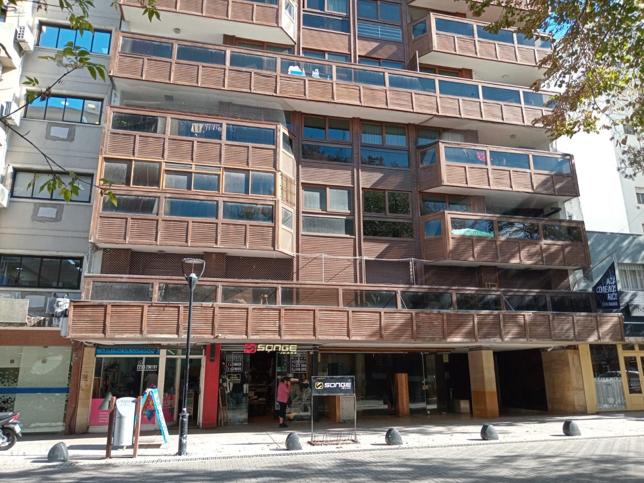 DEPARTAMENTO 5 AMB. CON BALCON Y COCHERA - 136M