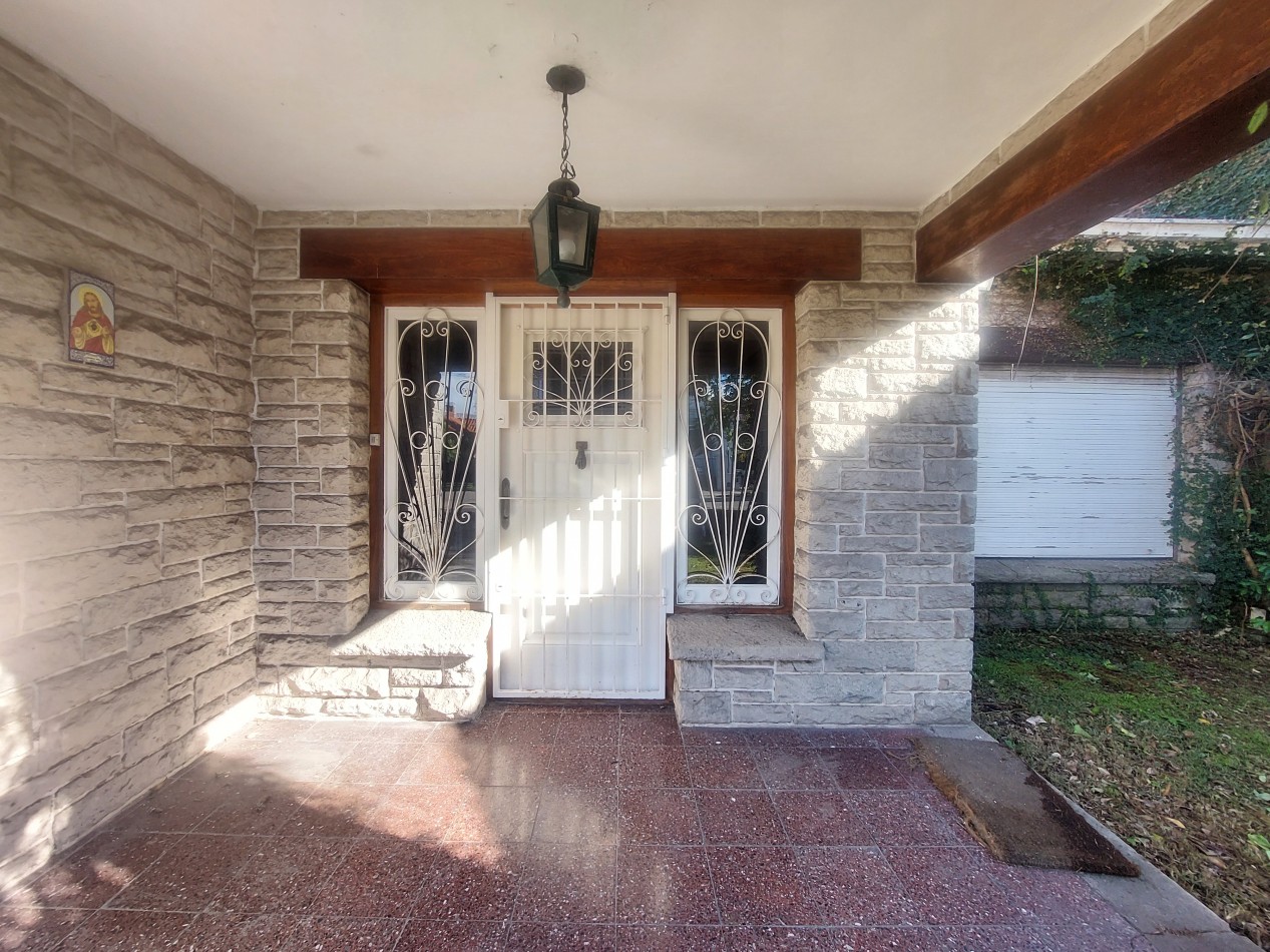 Casa de 4 ambientes en zona Guemes