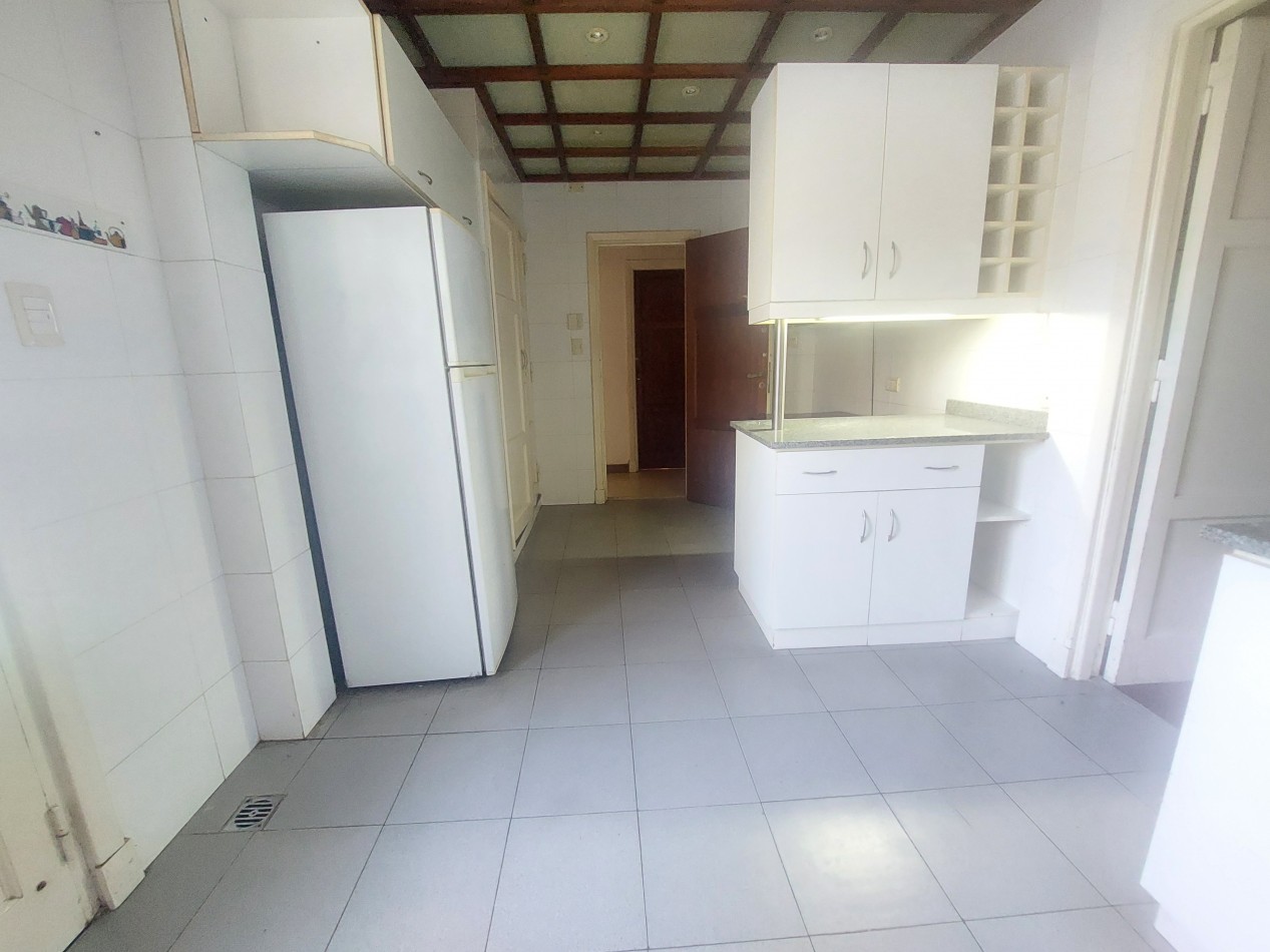 Casa de 4 ambientes en zona Guemes