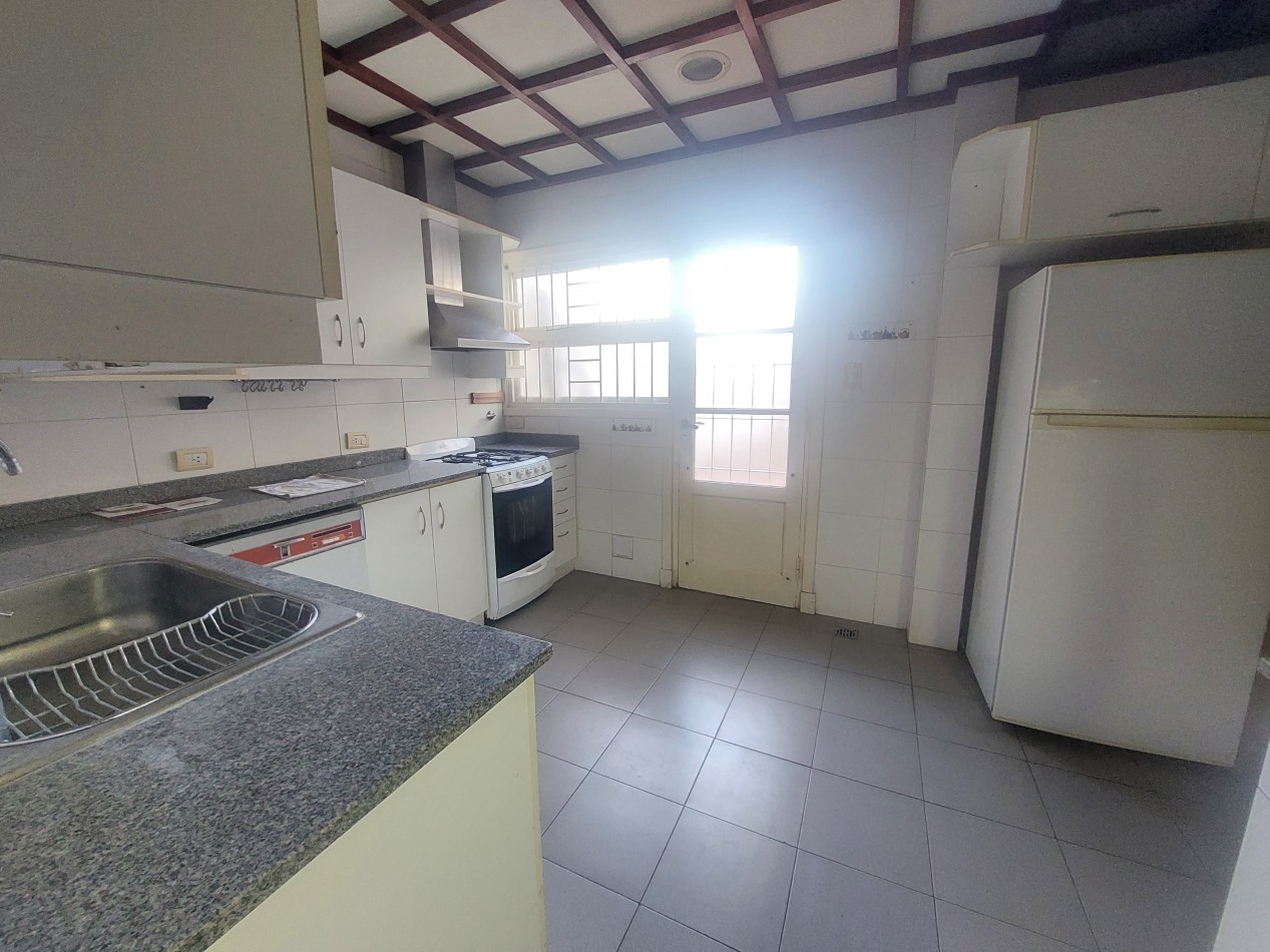 Casa de 4 ambientes en zona Guemes