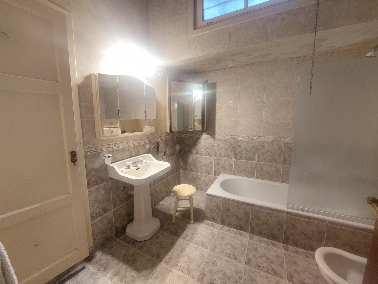 Casa de 4 ambientes en zona Guemes