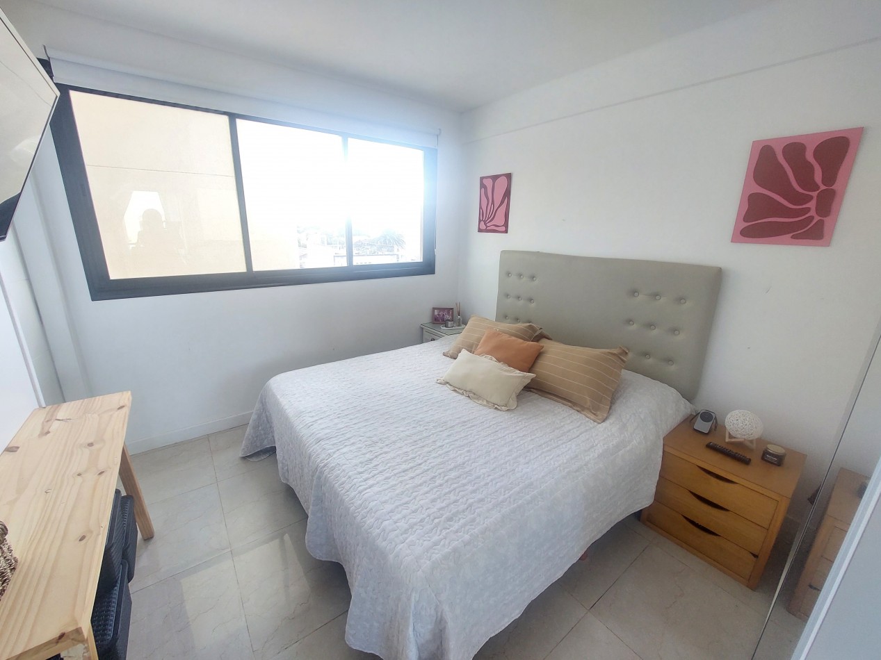 Dos ambientes con balcon, oficina privada, baulera y cochera.